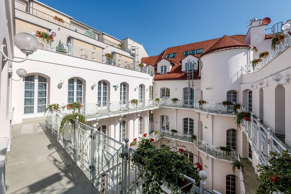 Courtyard View