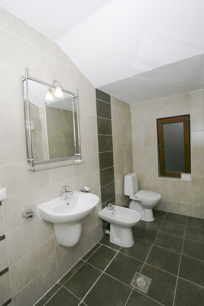 Salle de bain (Chambre Double Standard)