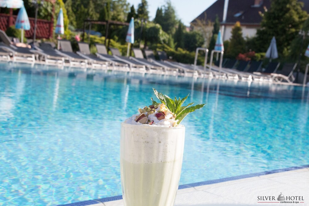 Poolside Bar