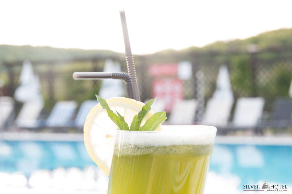 Poolside Bar