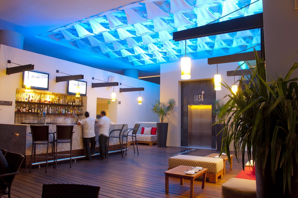 Hotel Bar