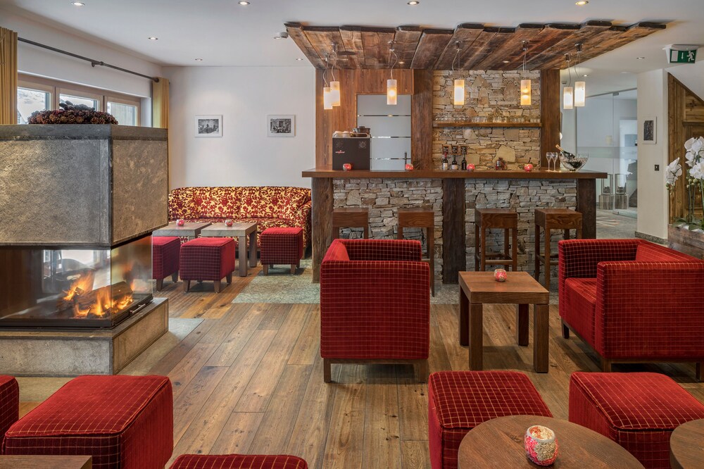 Hotel Bar
