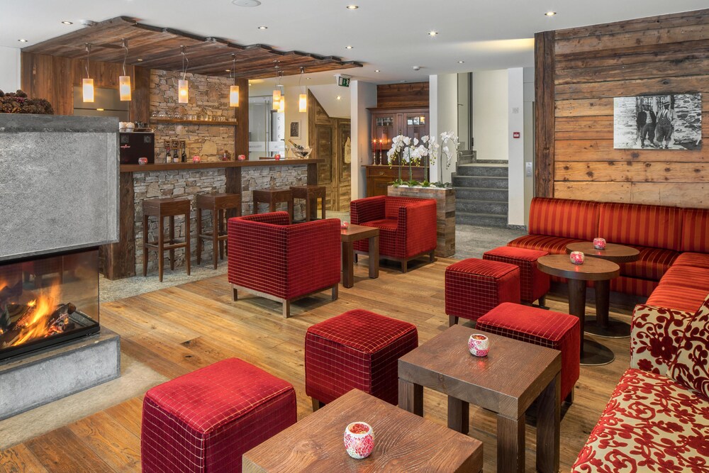 Hotel Lounge