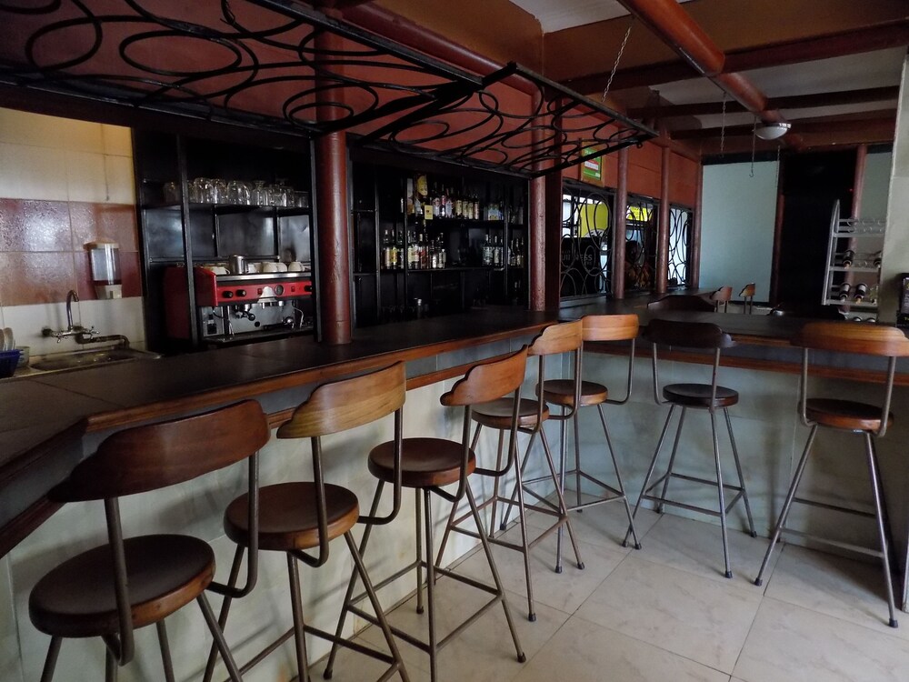 Hotel Bar