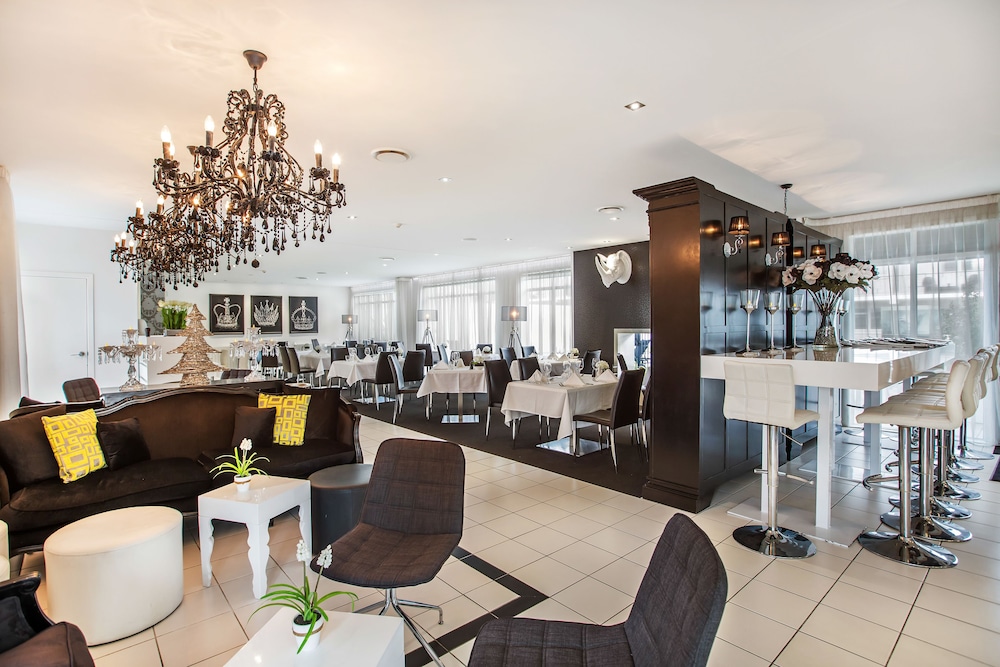 Hotel Bar