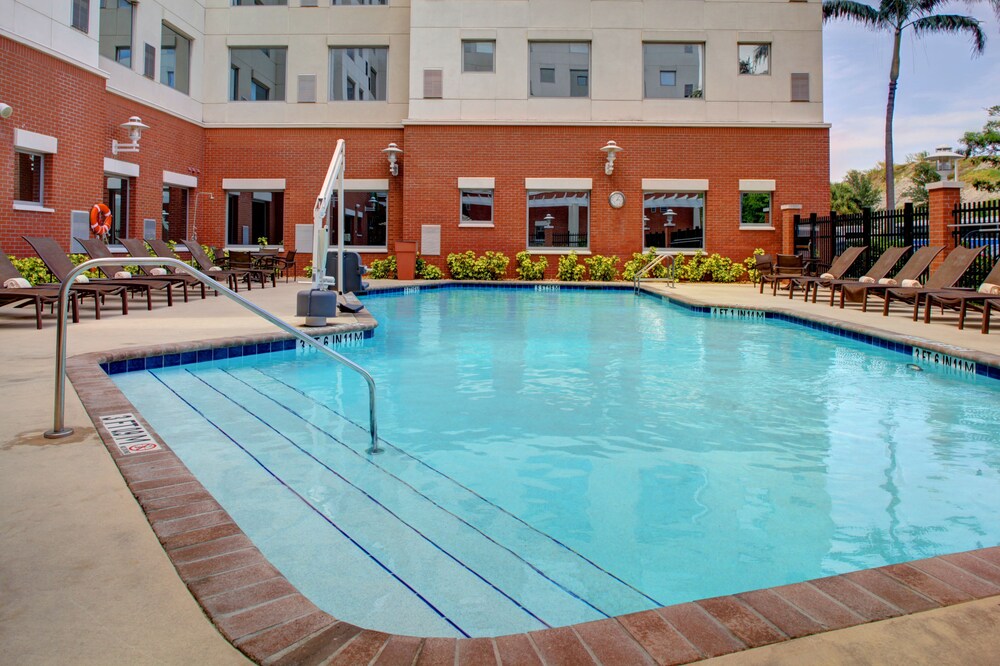 Outdoor pool, HYATT house Fort Lauderdale Airport & Cruise Port