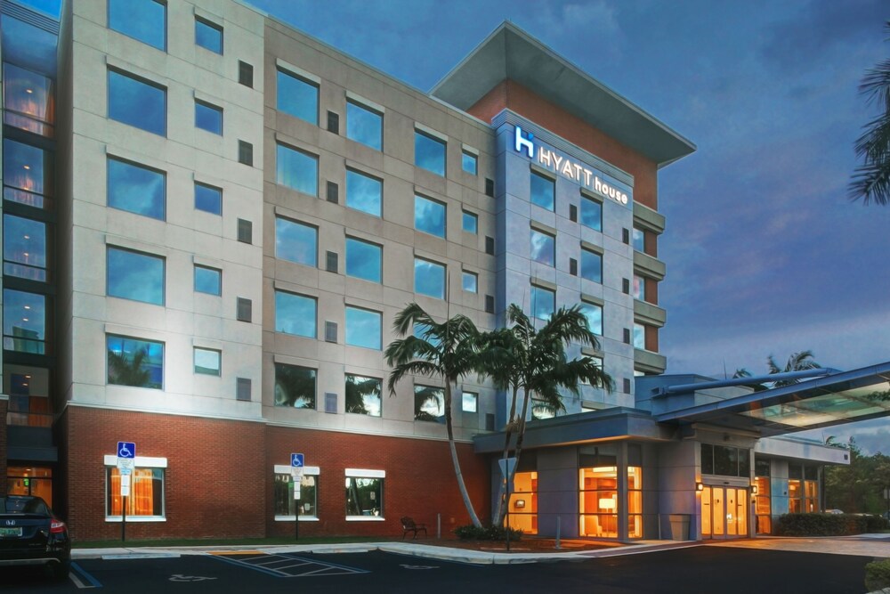 Front of property - evening/night, HYATT house Fort Lauderdale Airport & Cruise Port