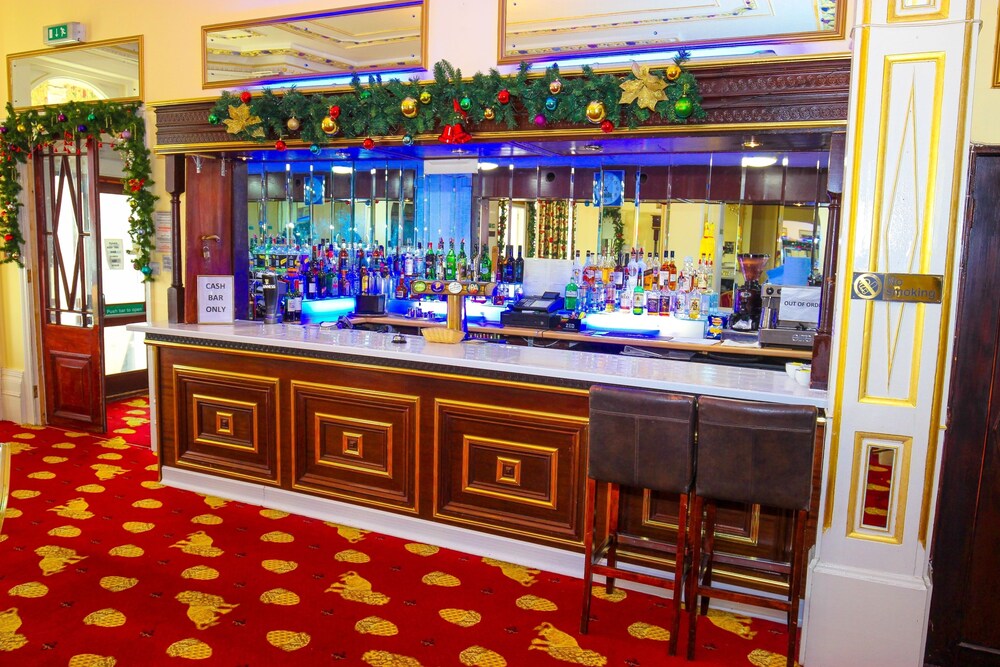 Hotel Bar