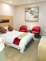 Superior Room, 1 Queen Bed, No Windows