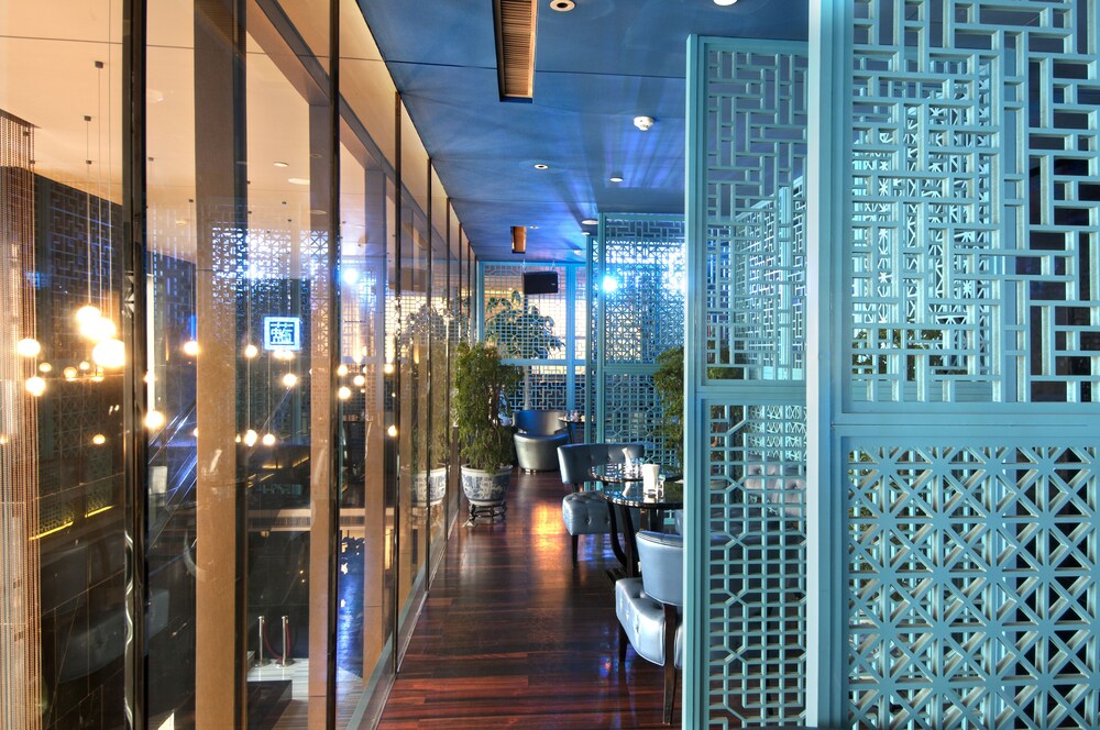 Hotel Bar
