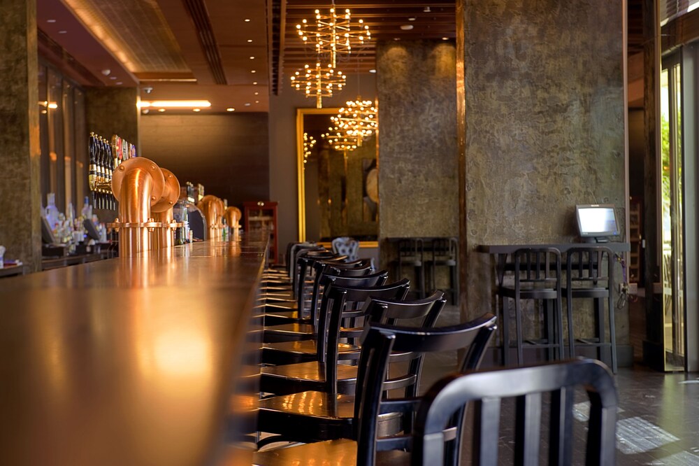 Hotel Bar