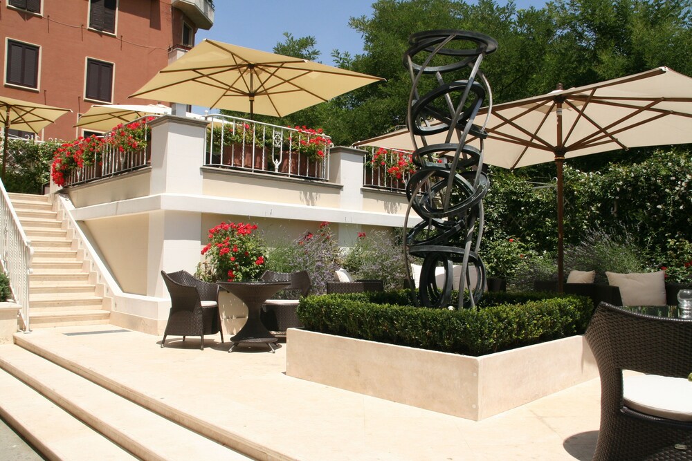 Hotel Lounge