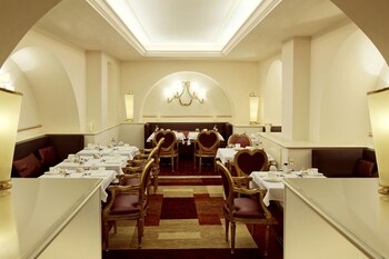 Hotel Lounge