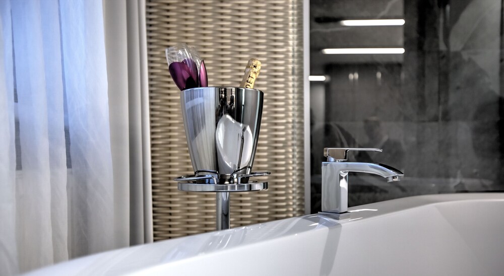 Room Service - Dining