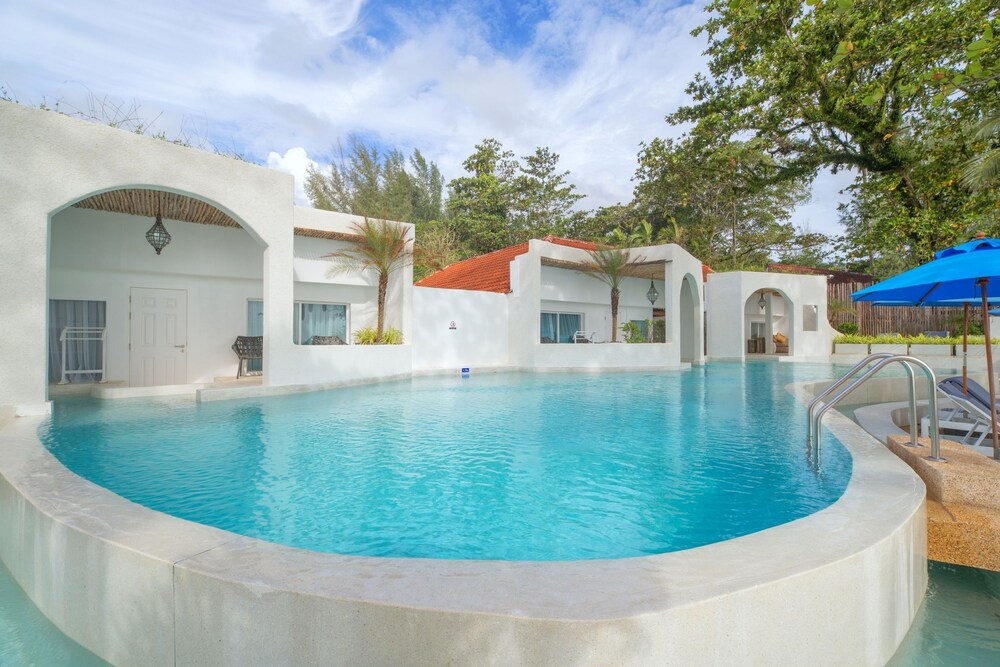 Indoor/Outdoor Pool