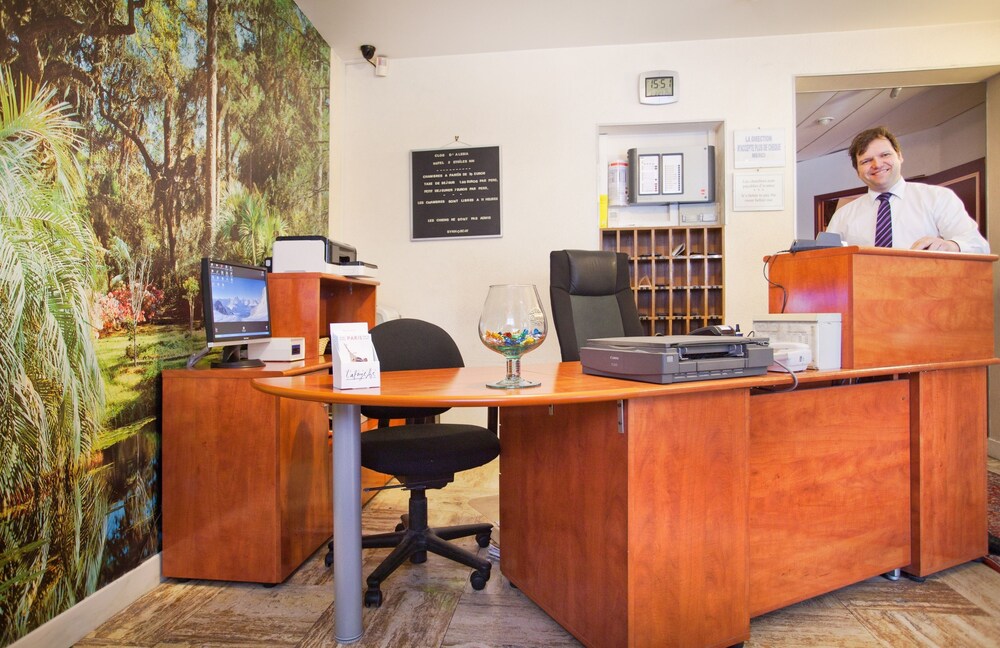 Concierge Desk