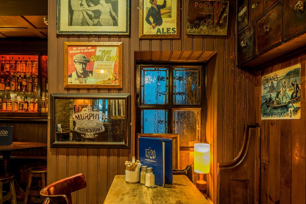 Sports Bar