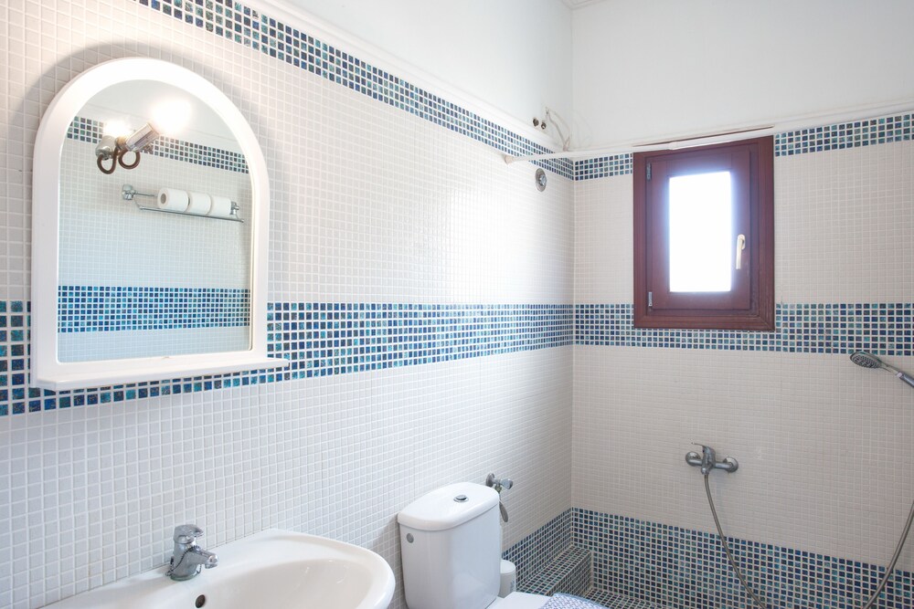 Classic Apartment - Bathroom