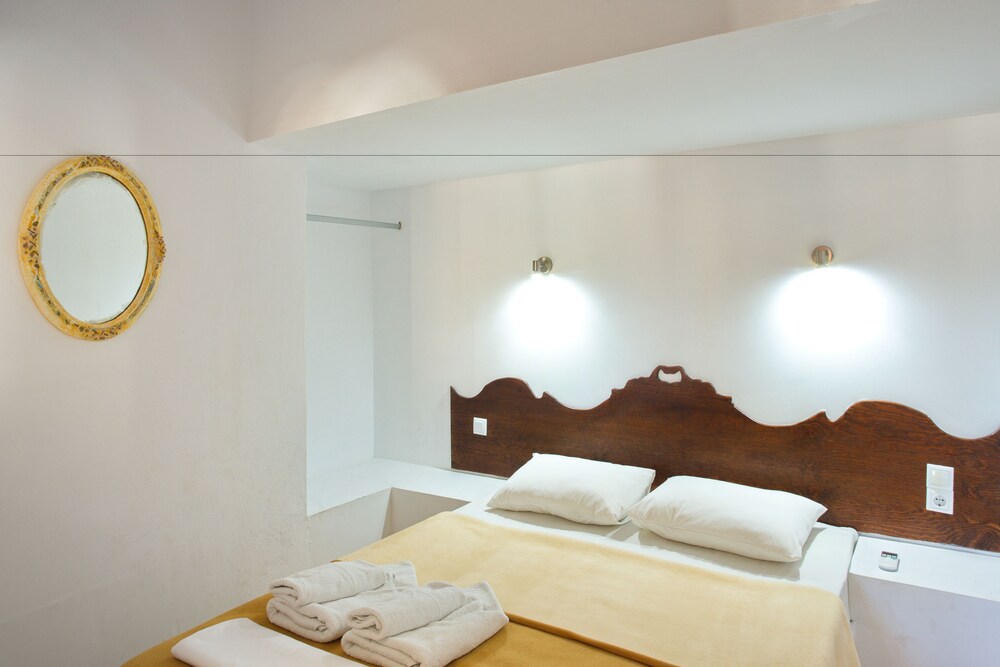 Classic Apartment - Guestroom