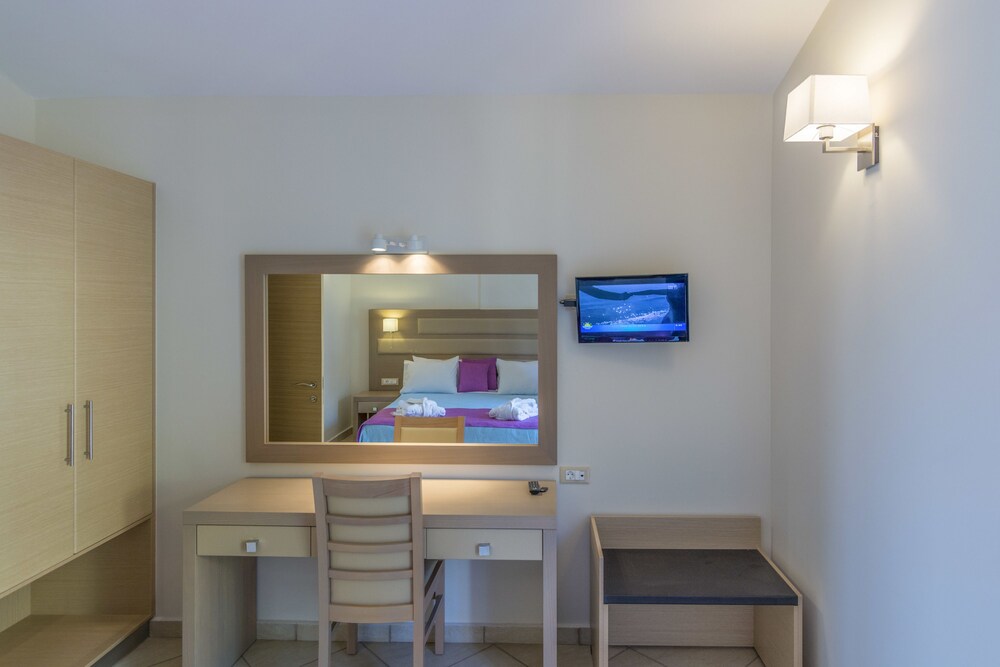 Apartment, Sea View - Guestroom