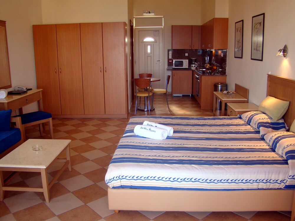 Superior Studio, Garden View - Guestroom