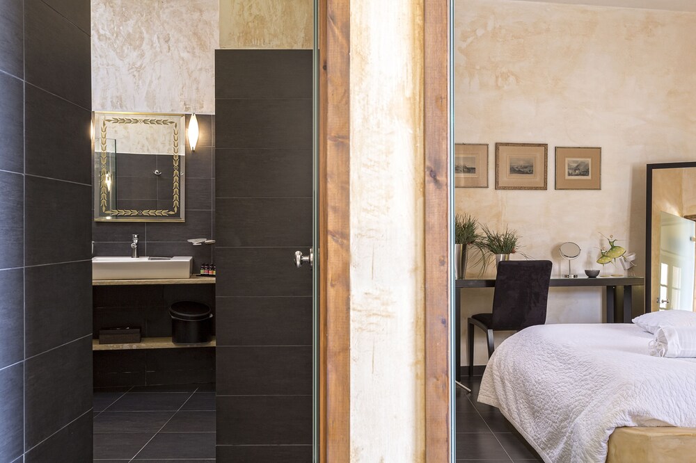 Suite - Bathroom