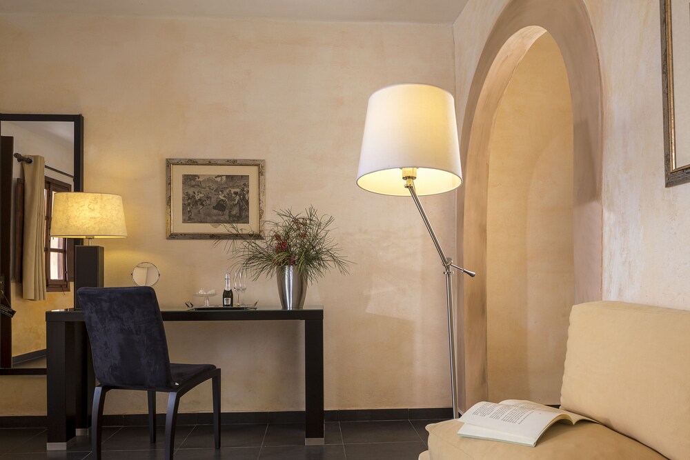 Deluxe Room, Sea View - Living Area