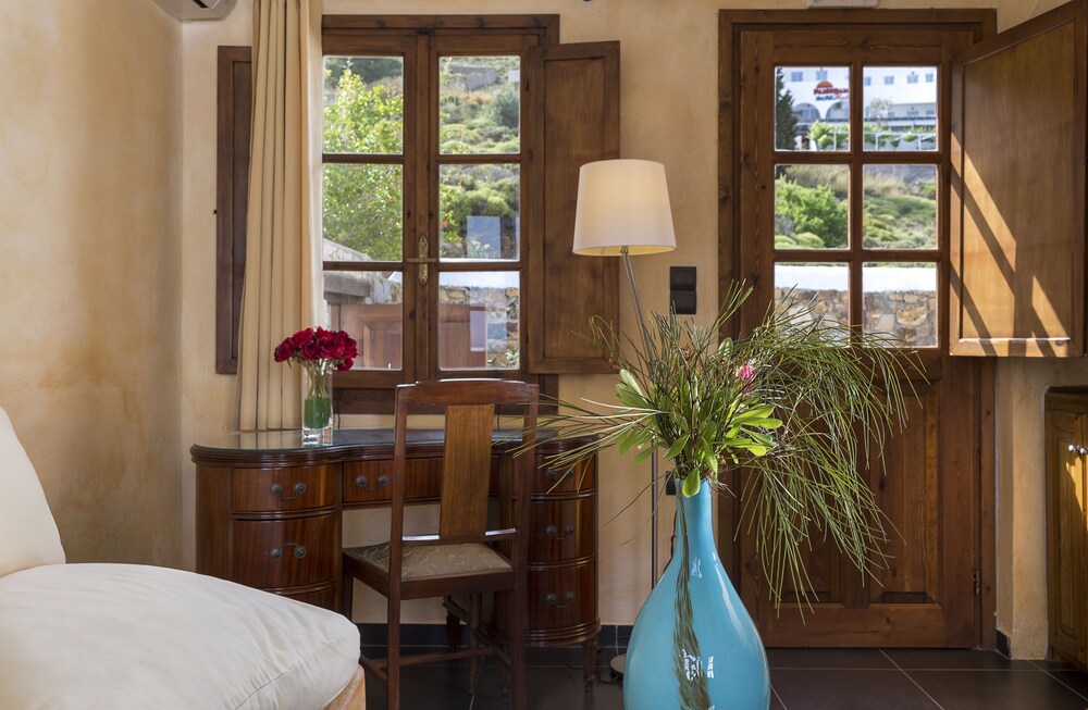 Superior Suite, Sea View - Living Area