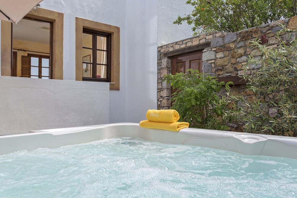 Superior Suite, Sea View - Jetted Tub