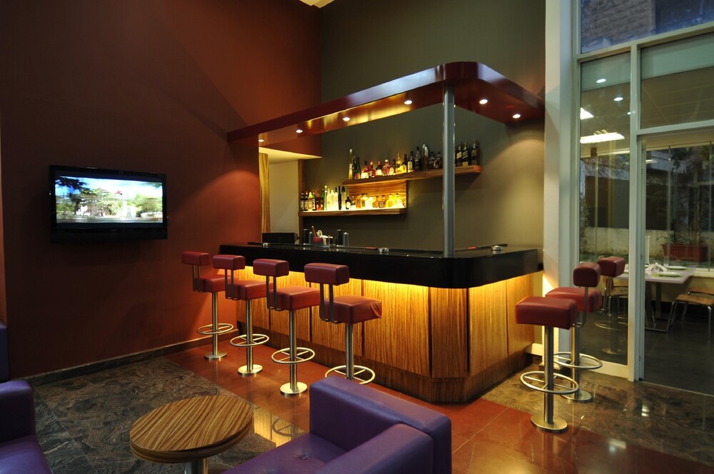 Hotel Bar
