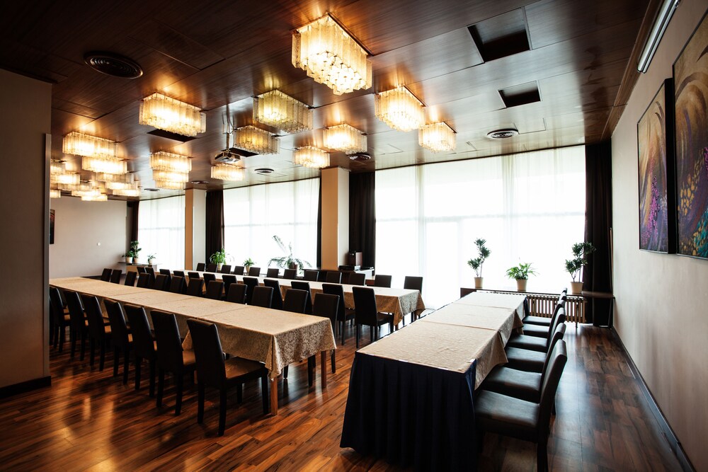 Hotel Lounge
