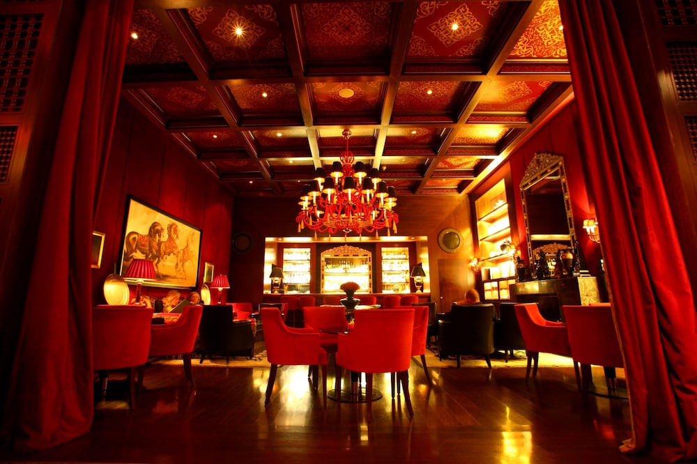 Hotel Lounge