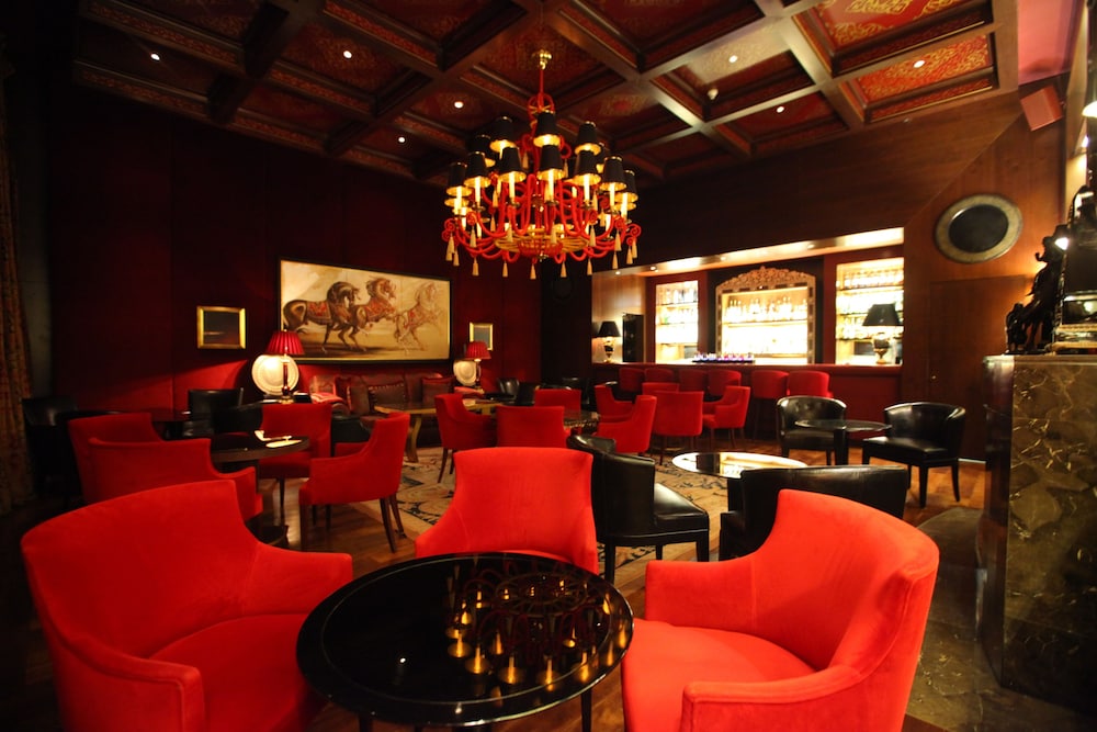 Hotel Bar