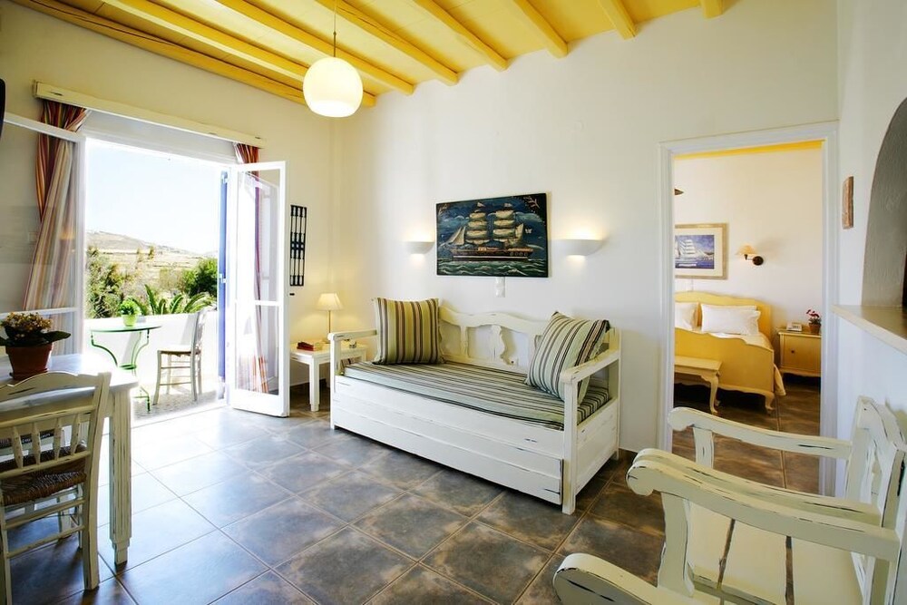 Junior Suite - Guestroom