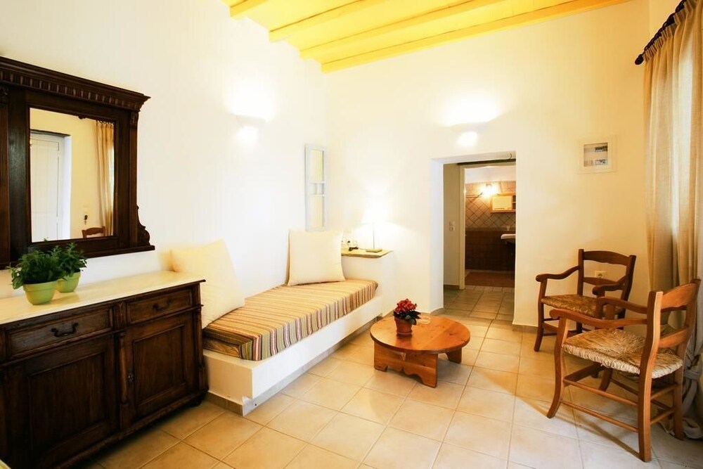 Deluxe Studio - Guestroom