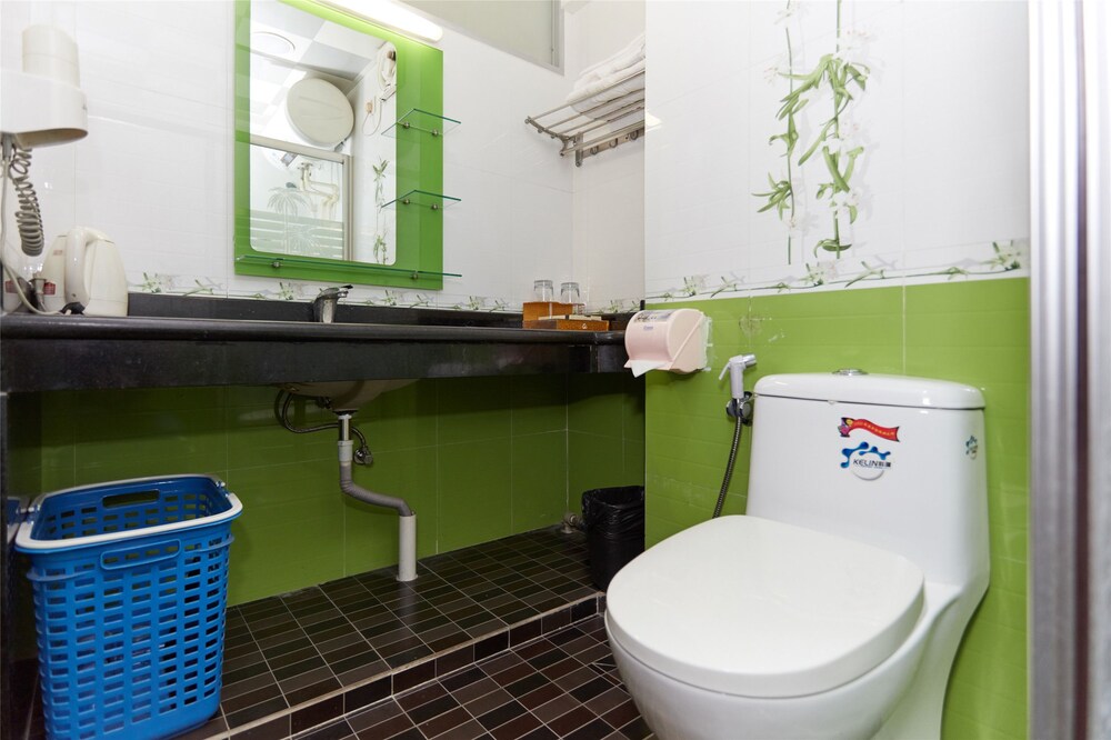 Deluxe Room, 2 Twin Beds - Bathroom