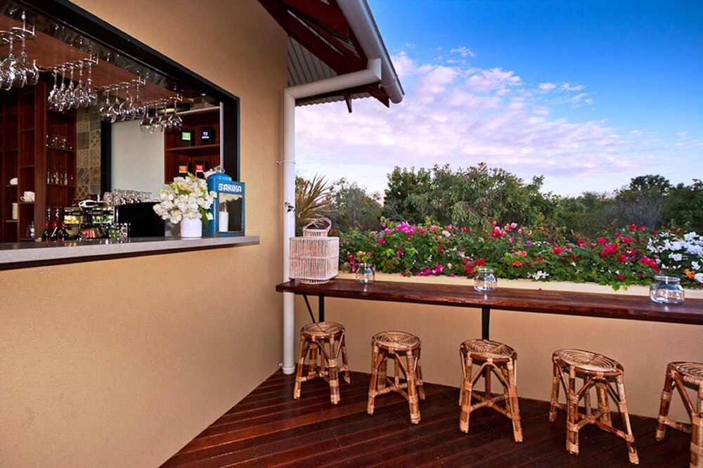 Hotel Bar