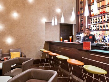 Hotel Lounge