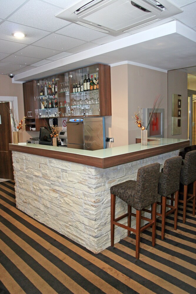 Hotel Lounge