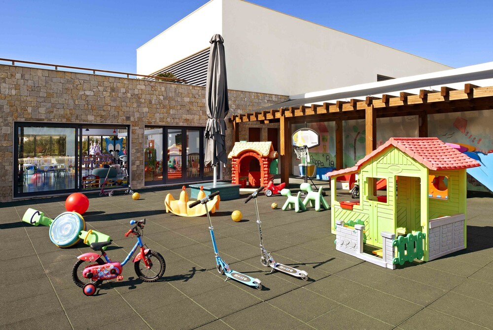 Childrens Play Area - Outdoor
