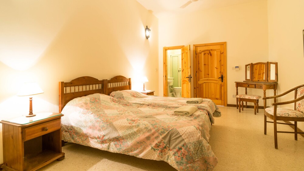 Standard Apartment, 1 Bedroom, Pool Access - Guestroom