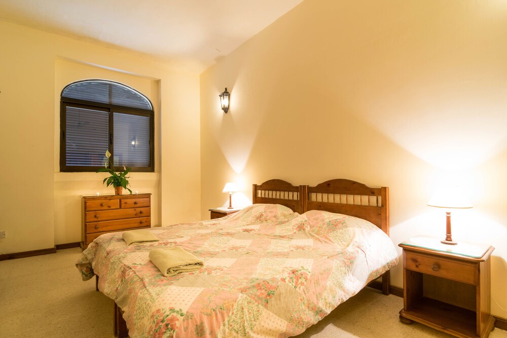 Standard Apartment, 1 Bedroom, Pool Access - Guestroom