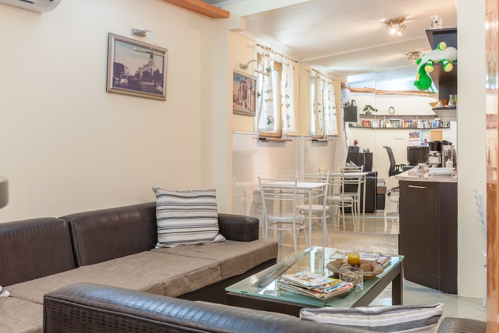 Hotel Lounge