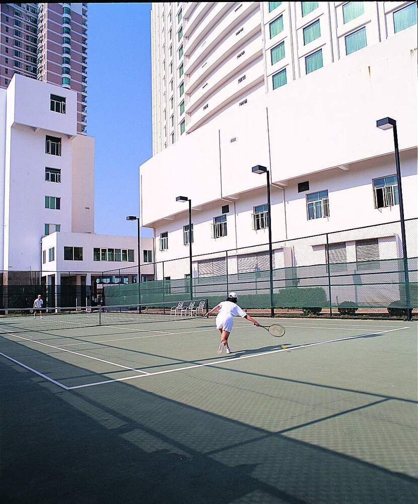 สนามเทนนิส