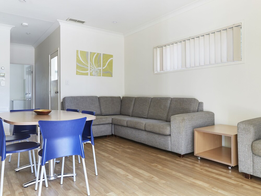 Townhouse Riverside - Living Area