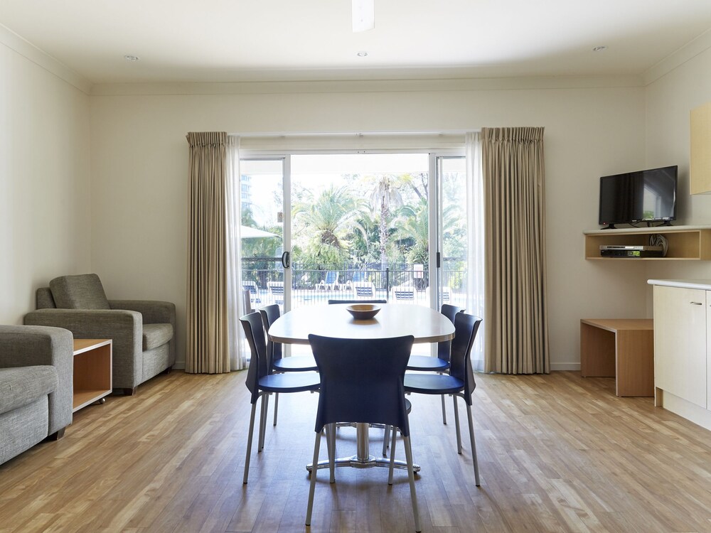Townhouse Riverside - Living Area