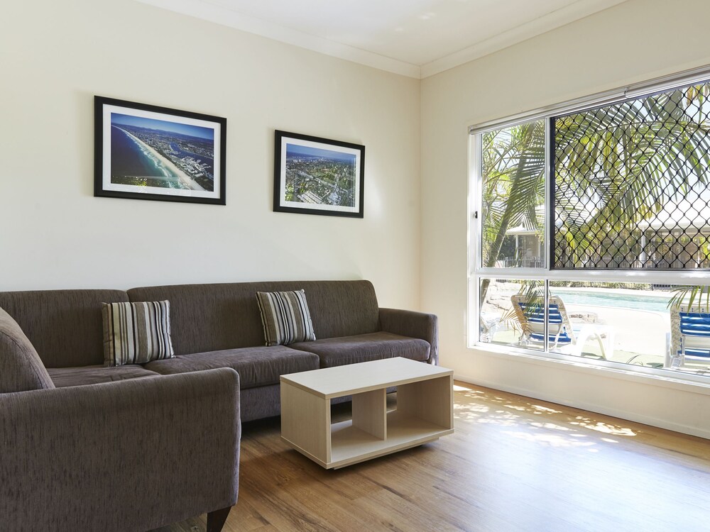Deluxe Villa, Lagoon View - Living Room