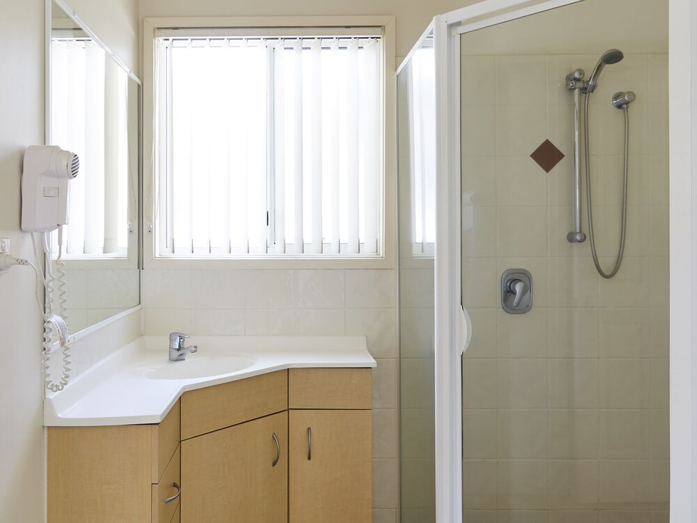Deluxe Villa, Lagoon View - Bathroom