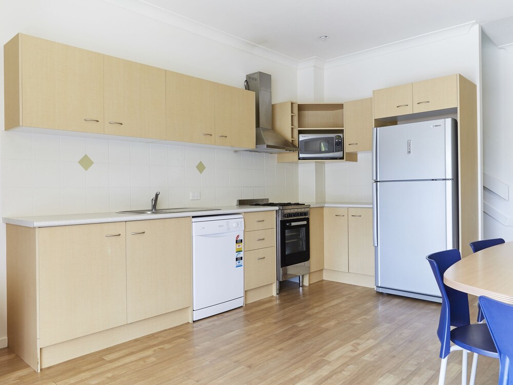 Townhouse Riverside - In-Room Kitchen