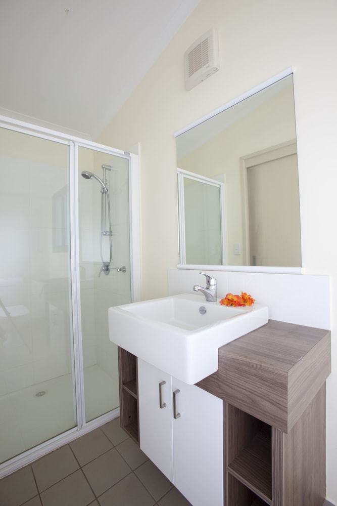 Cabin, 1 Double Bed (Bougainvillea) - Bathroom